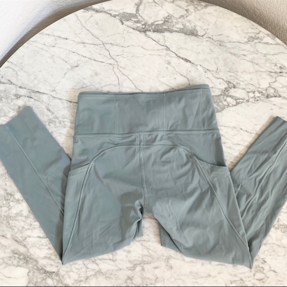 Lululemon Fast and Free Crop Size 4 - Picture 3 of 8